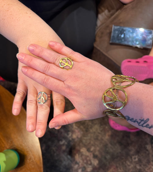 Adjustable Peace Sign Ring (Gold)